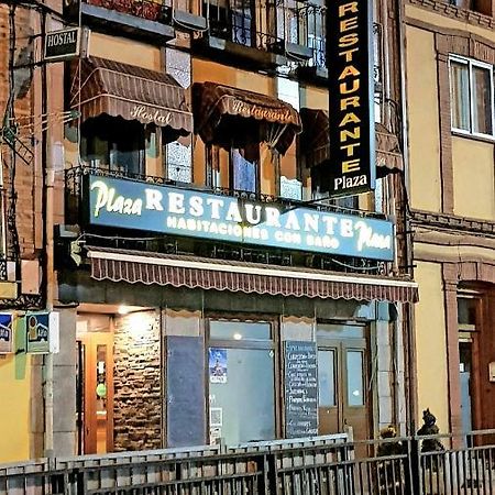 Hostal Plaza El Espinar Dış mekan fotoğraf
