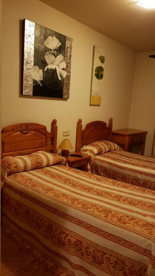 Hostal Plaza El Espinar Dış mekan fotoğraf