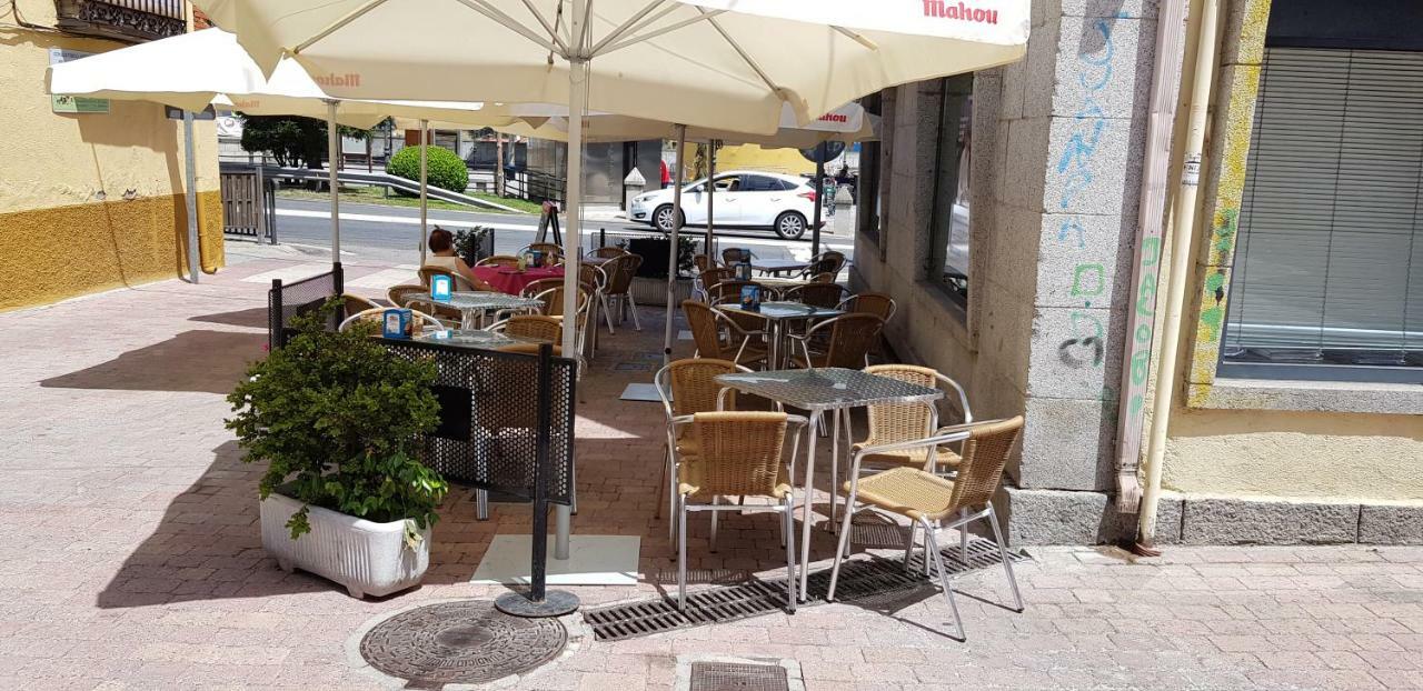 Hostal Plaza El Espinar Dış mekan fotoğraf
